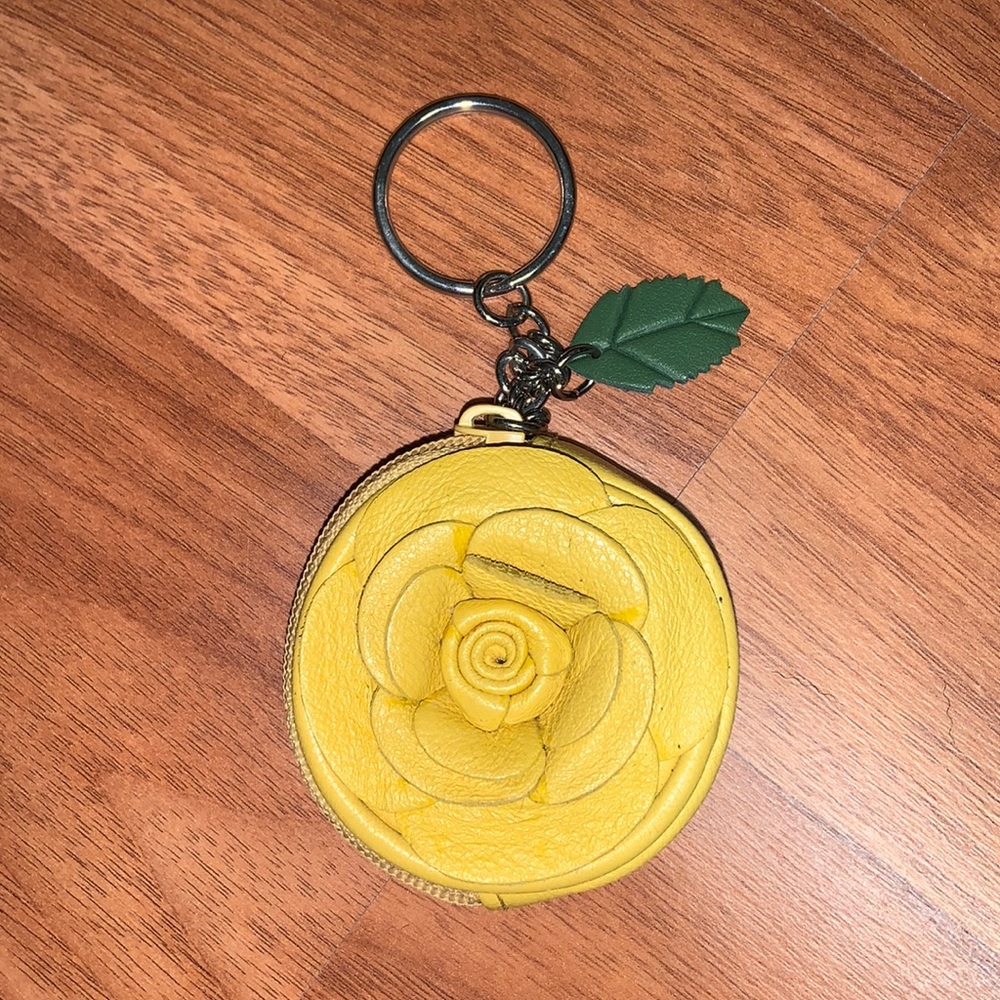 Isabella Fiore Leather Rose Coin Case